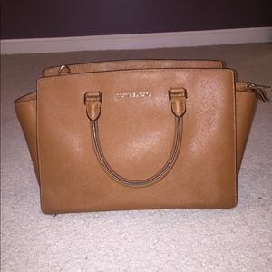 Michael Kors Selma Medium Satchel
